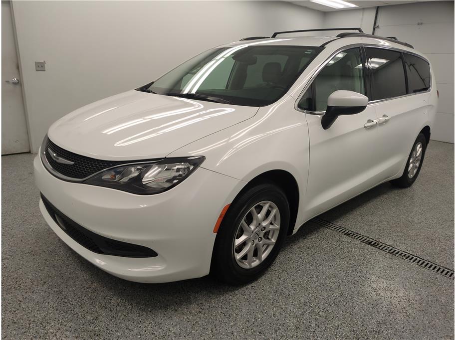 2021 Chrysler Voyager LXi photo 3