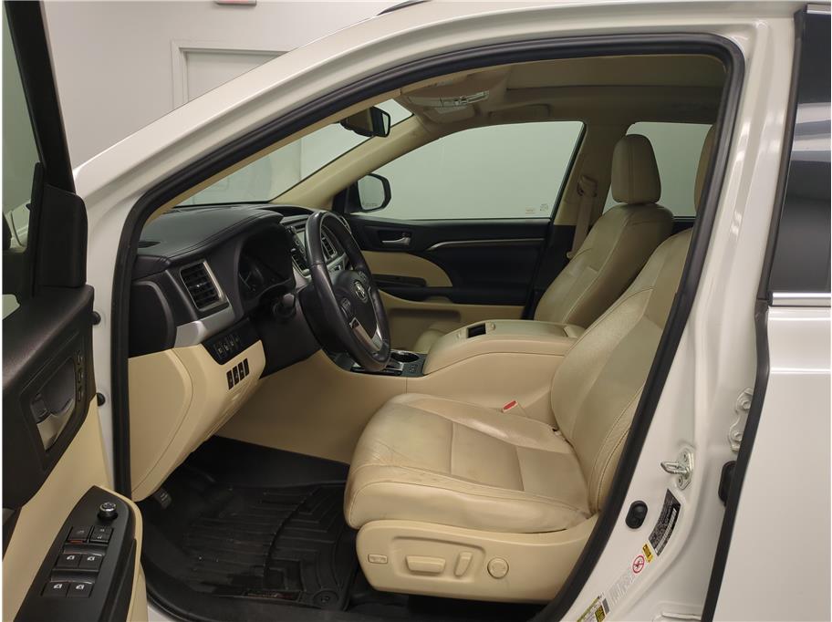 2015 Toyota Highlander Limited photo 4