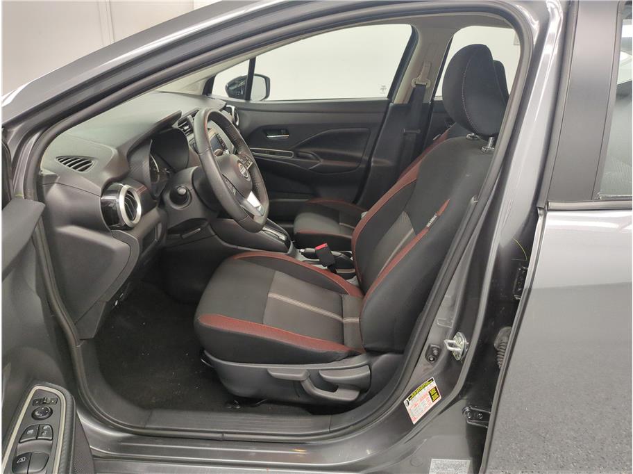 2024 Nissan Versa SR photo 4