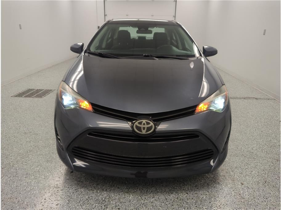 2017 Toyota Corolla LE photo 2