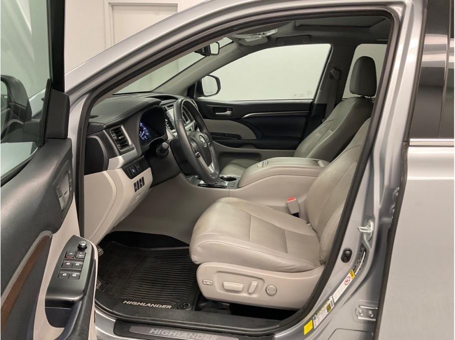 2014 Toyota Highlander Limited photo 4