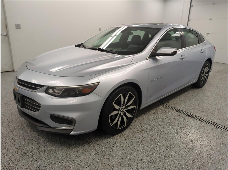 2017 Chevrolet Malibu 1LT photo 3