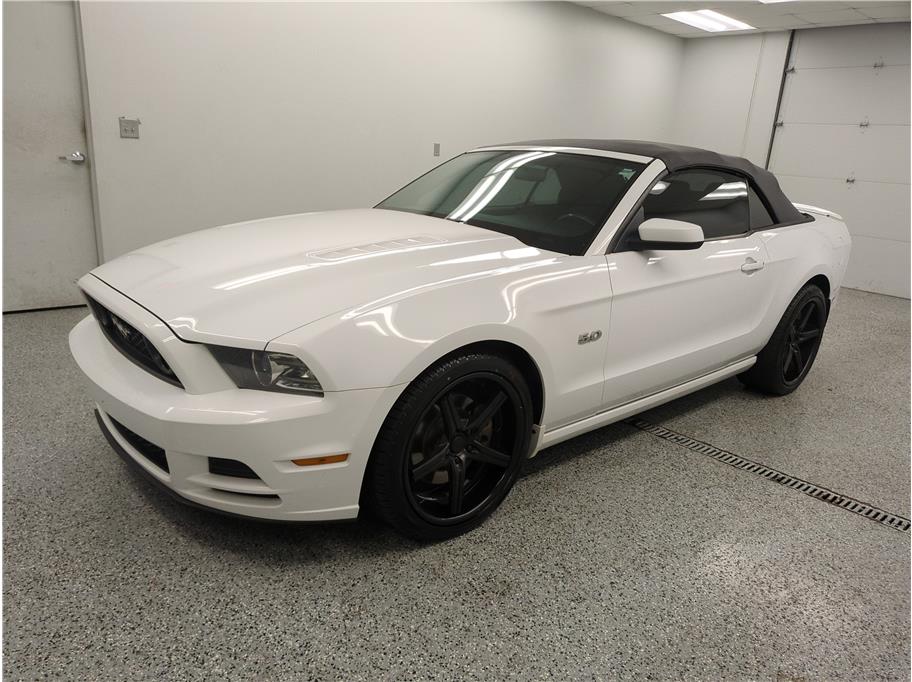 2014 Ford Mustang GT Convertible photo 4