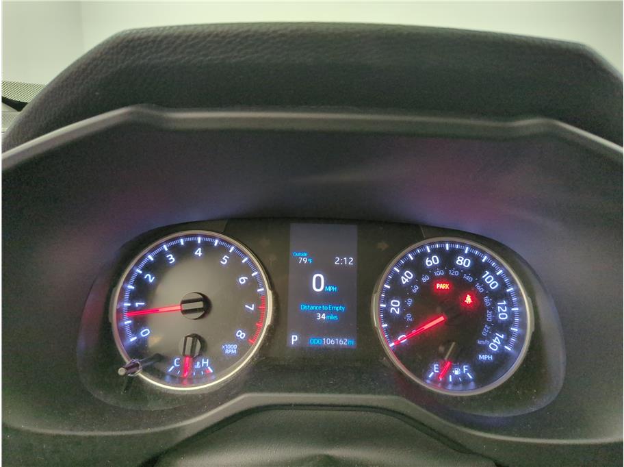 2021 Toyota RAV4 LE - Photo 21