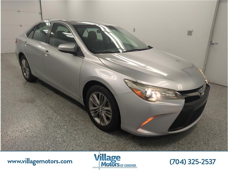 2015 Toyota Camry 2.5 Auto SE's photo