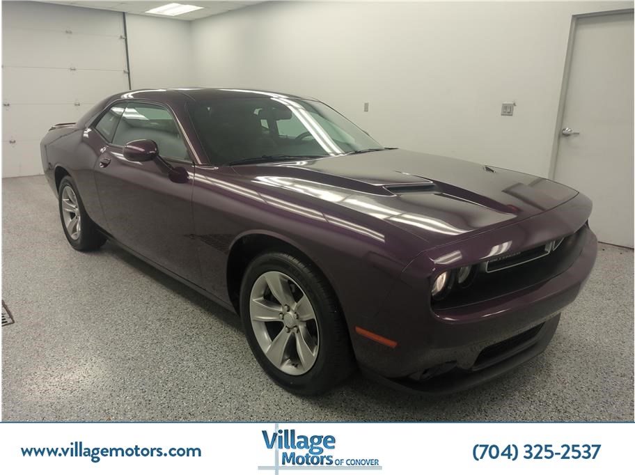 2020 Dodge Challenger SXT Auto's photo