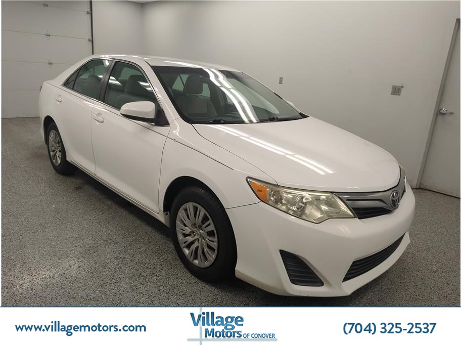 2014 Toyota Camry 2.5 Auto LE's photo