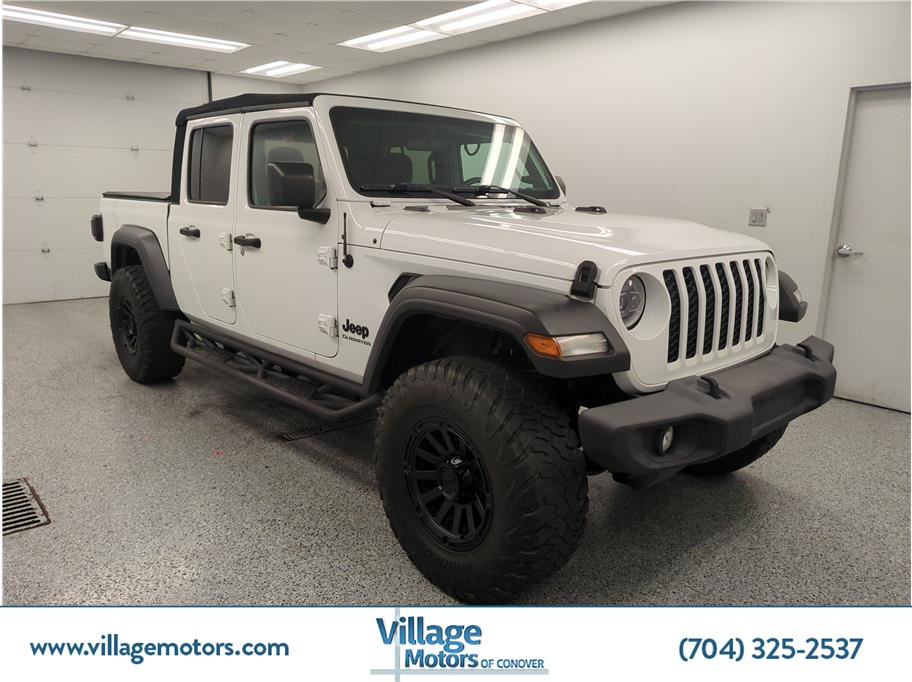 2020 Jeep Gladiator Sport S's photo
