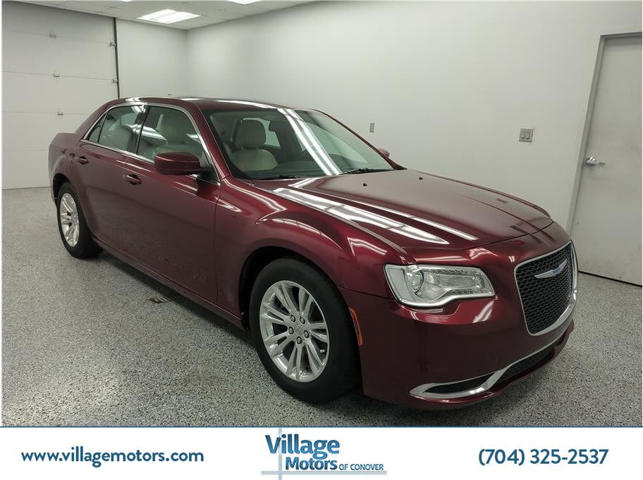 2019 Chrysler 300 Touring L