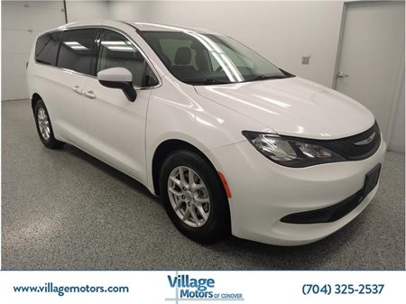 2022 Chrysler Voyager LX