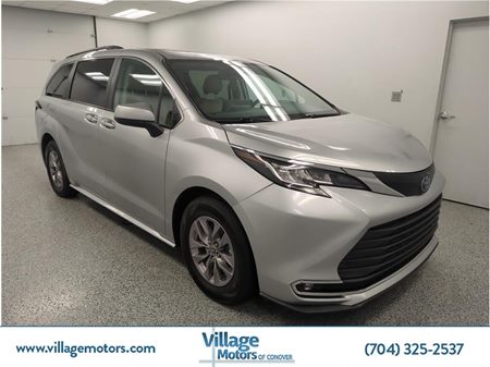 2023 Toyota Sienna XLE
