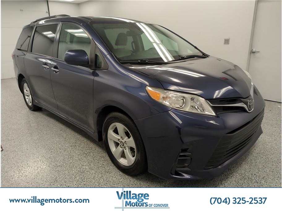 2019 Toyota Sienna LE