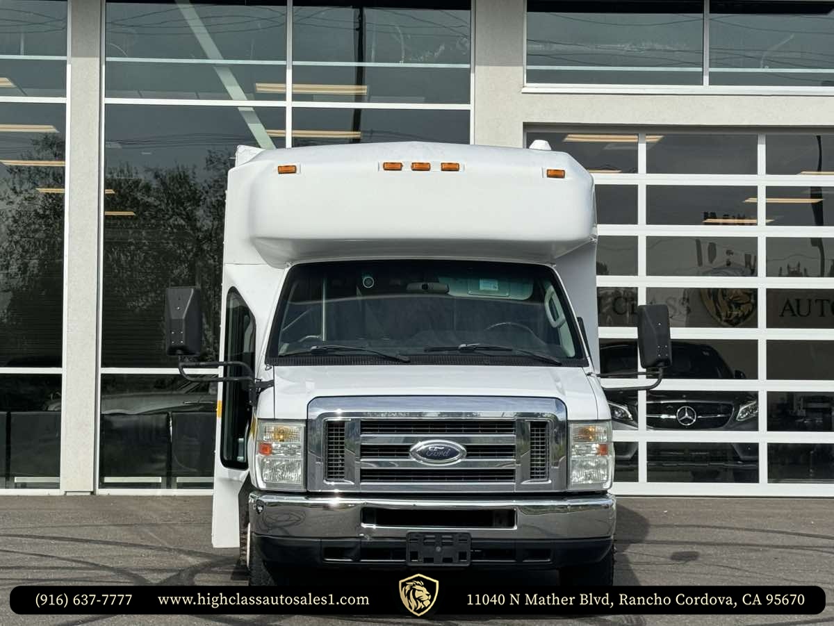 2011 Ford E-450 photo 4