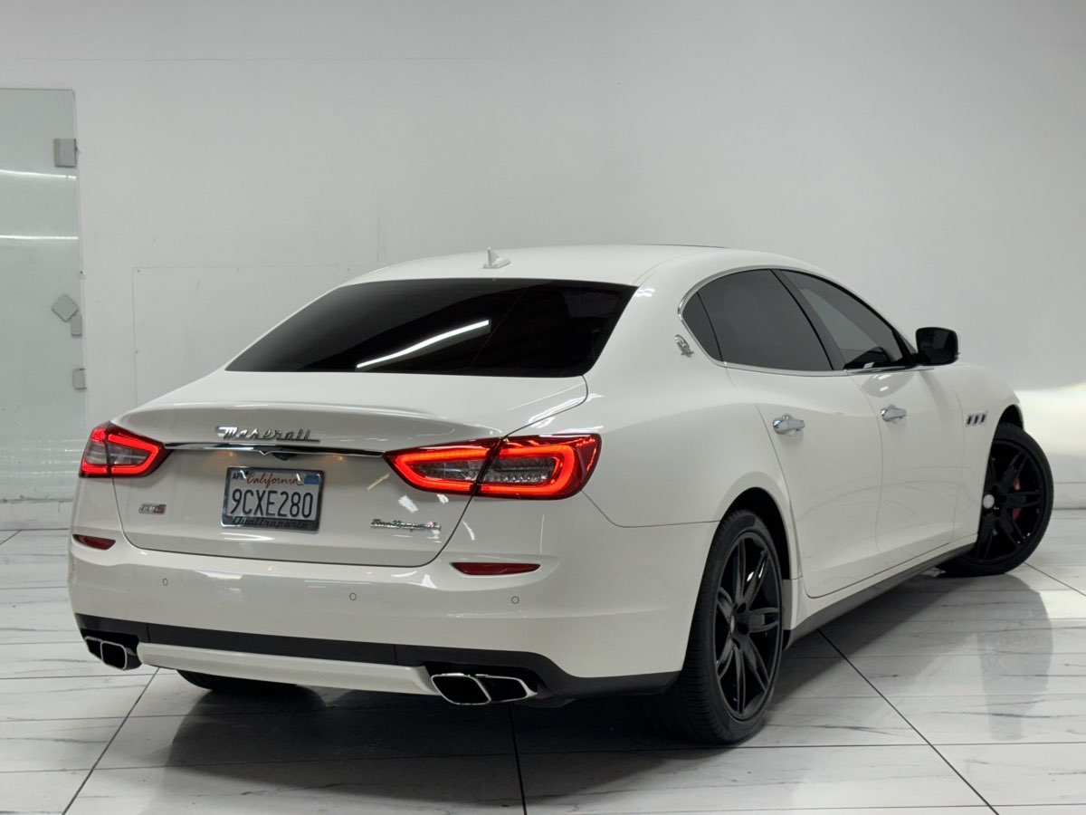402-407 1/43 マセラティ Quattroporte GTS MASERATI QUATTROPORTE GTS COLLECTION MASERATI IXO 1/43 - BCN
