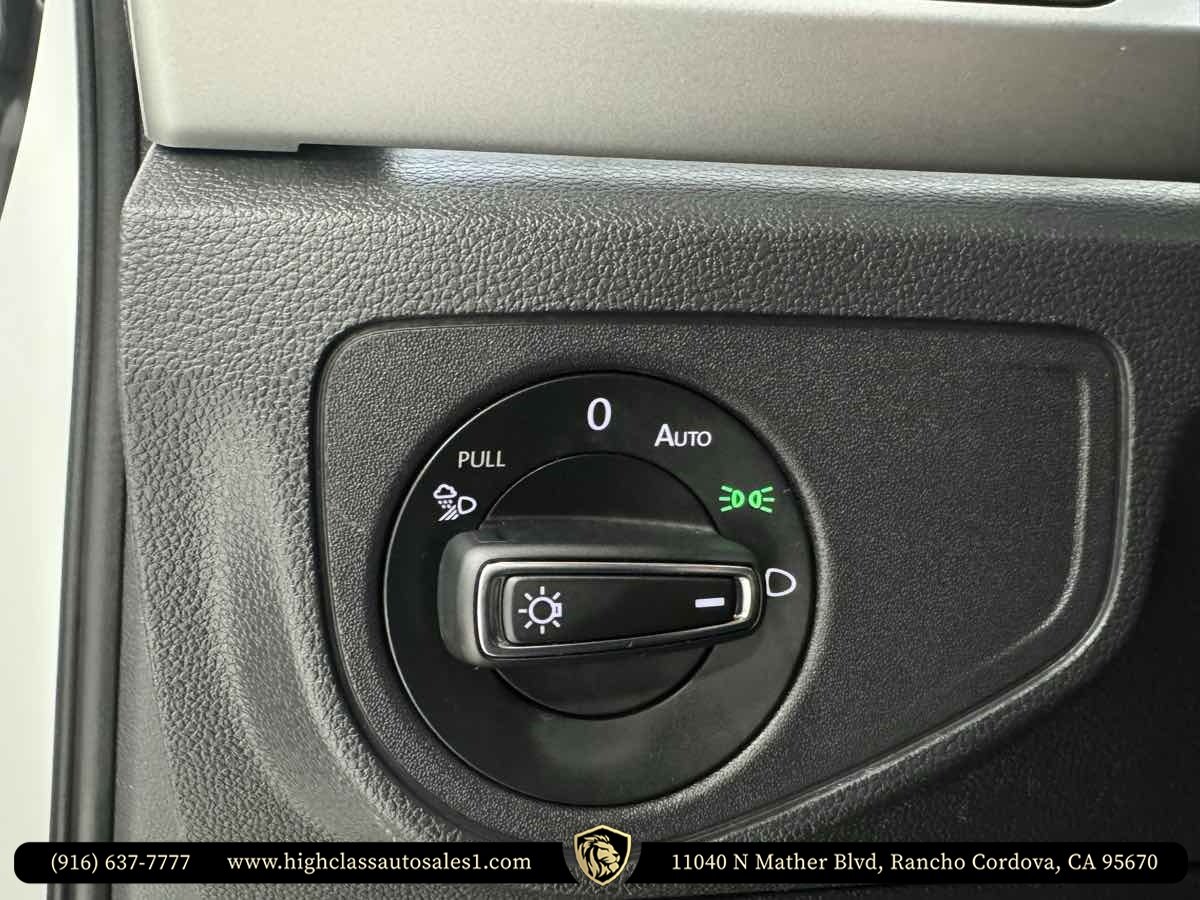 2021 Volkswagen Atlas Cross Sport V6 SEL R-Line photo 31
