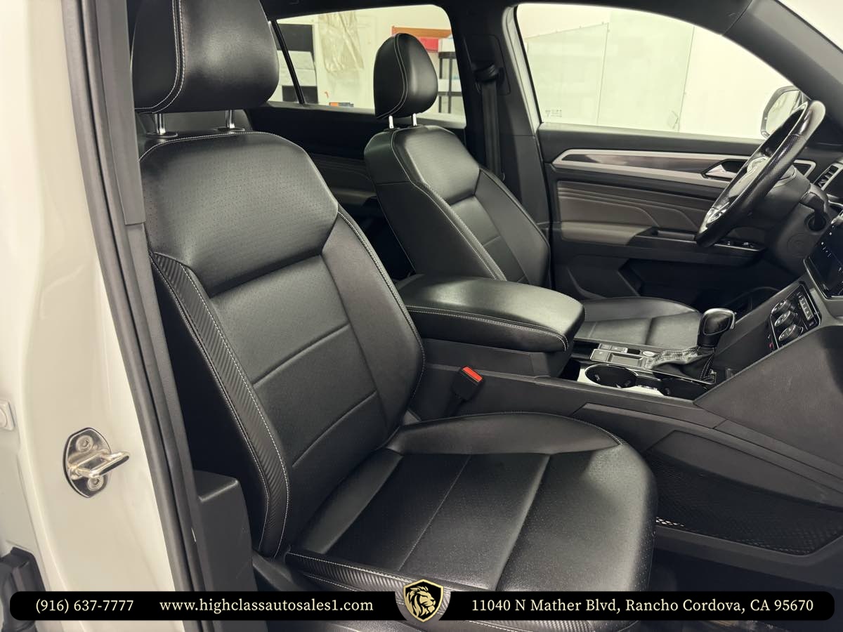 2021 Volkswagen Atlas Cross Sport V6 SEL R-Line photo 28