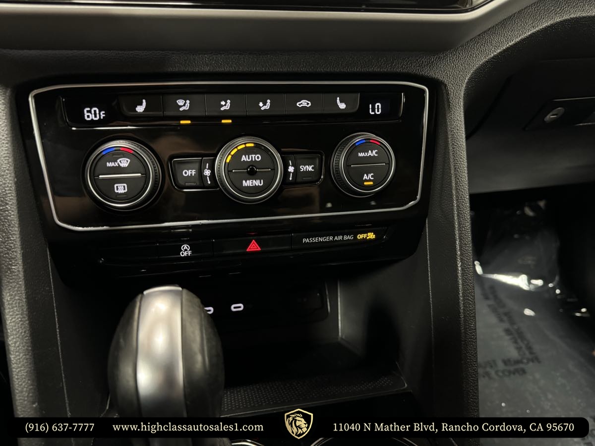 2021 Volkswagen Atlas Cross Sport V6 SEL R-Line photo 34