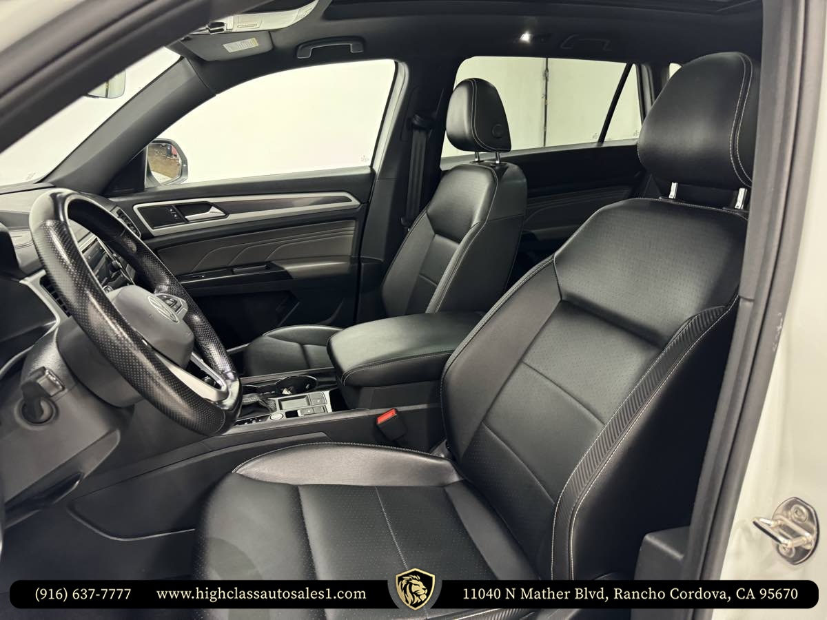 2021 Volkswagen Atlas Cross Sport V6 SEL R-Line photo 16