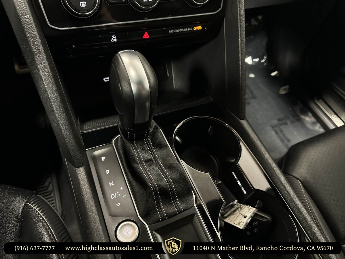 2021 Volkswagen Atlas Cross Sport V6 SEL R-Line photo 35