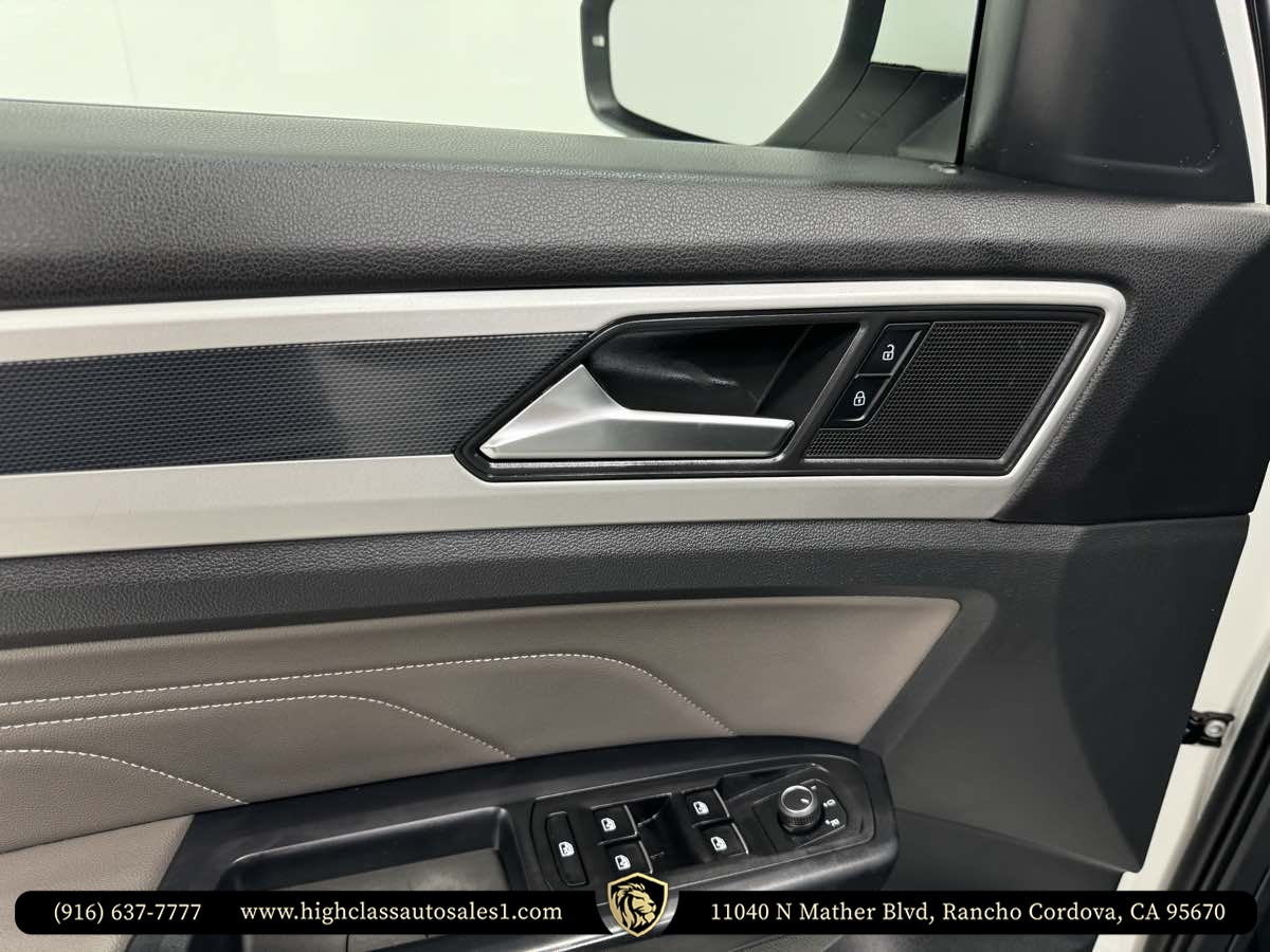 2021 Volkswagen Atlas Cross Sport V6 SEL R-Line photo 13