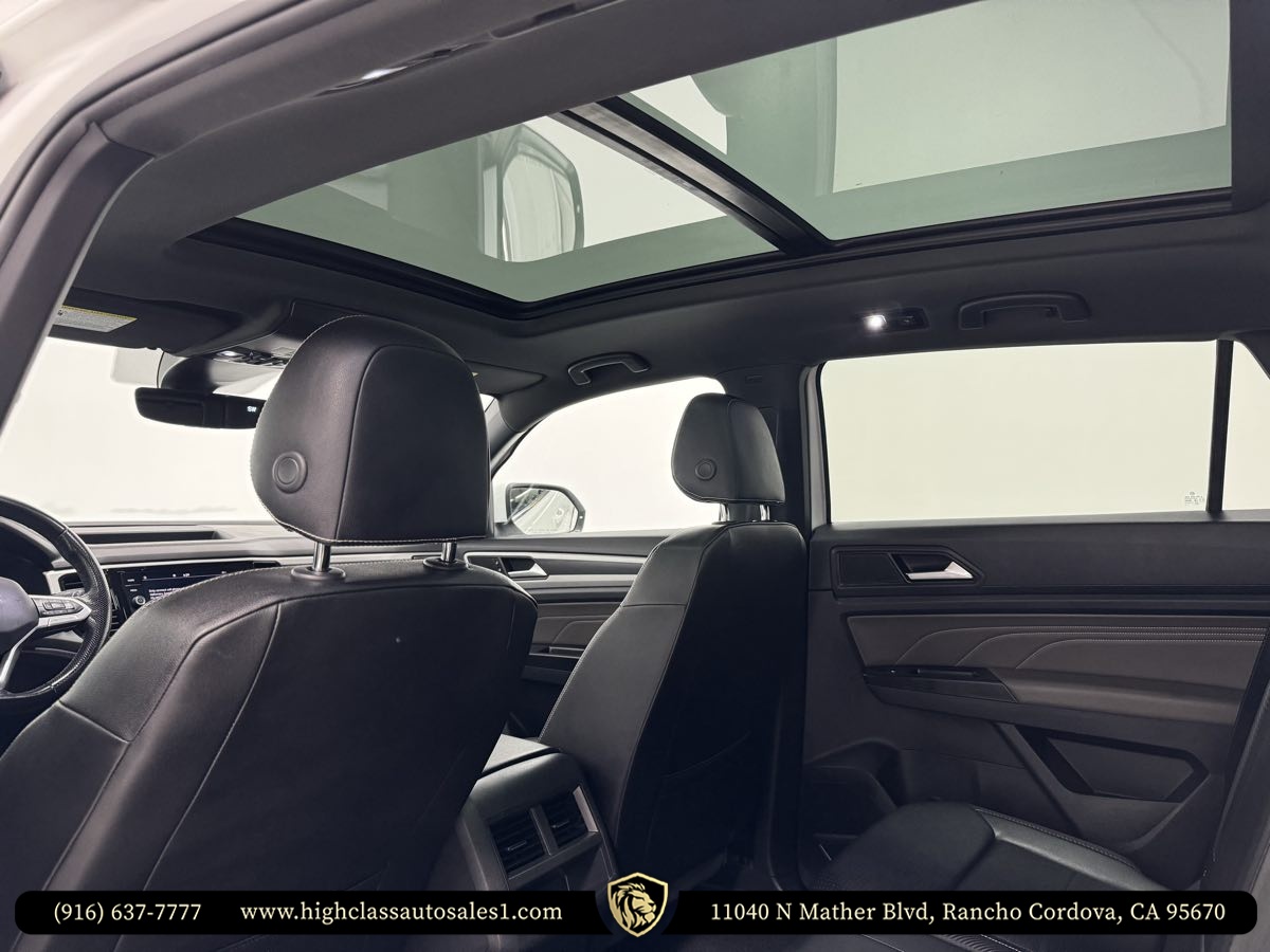 2021 Volkswagen Atlas Cross Sport V6 SEL R-Line photo 18
