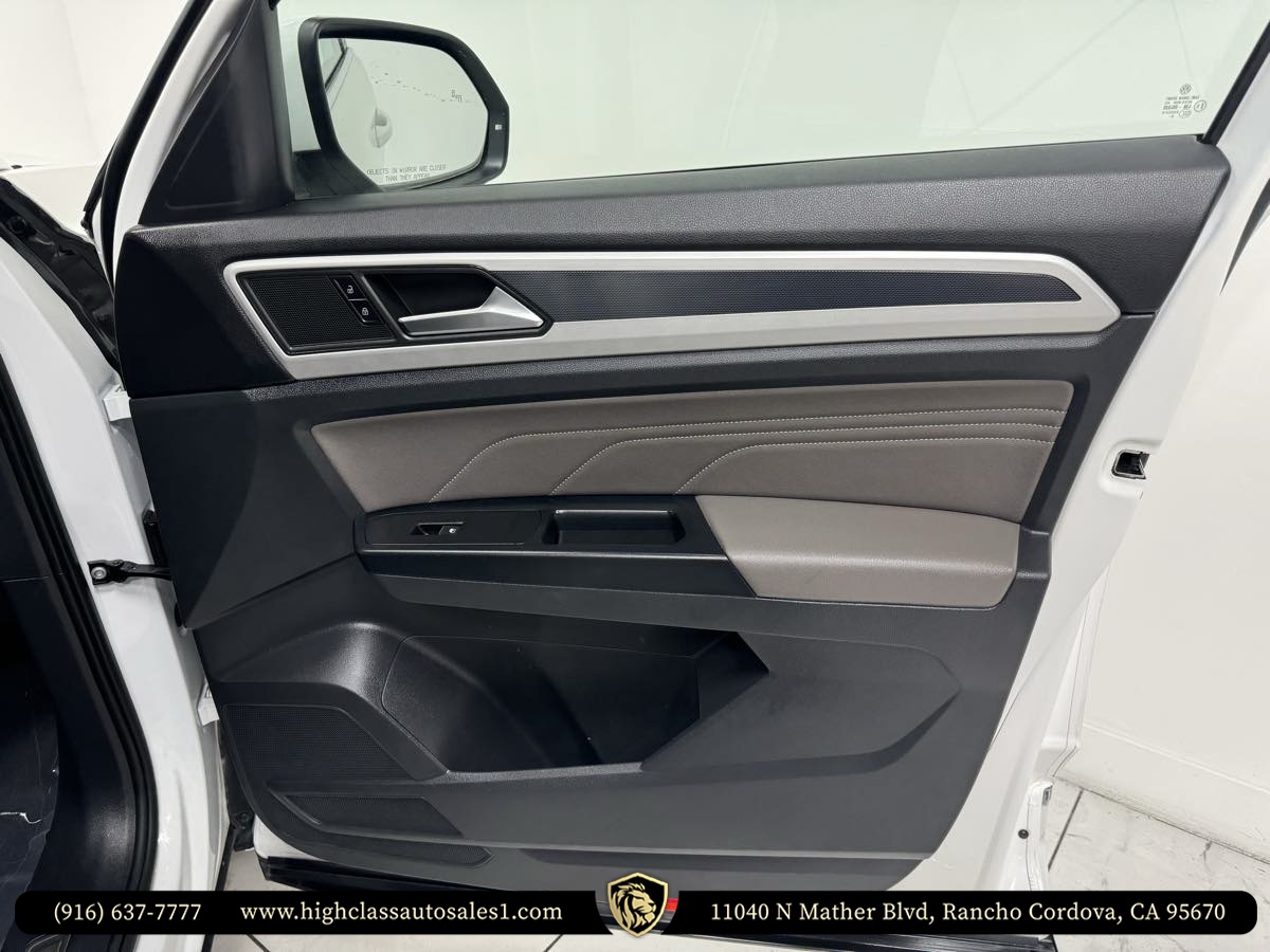 2021 Volkswagen Atlas Cross Sport V6 SEL R-Line photo 25