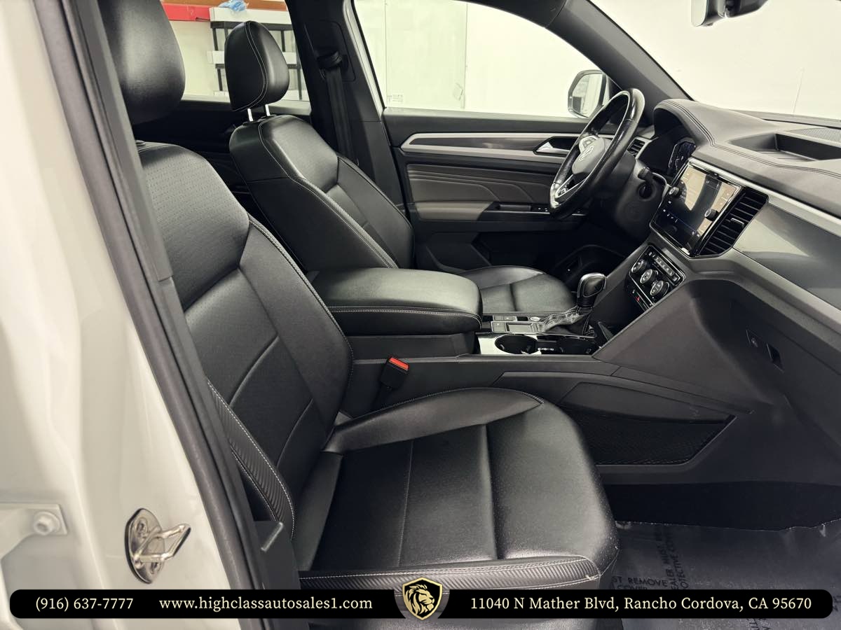 2021 Volkswagen Atlas Cross Sport V6 SEL R-Line photo 27