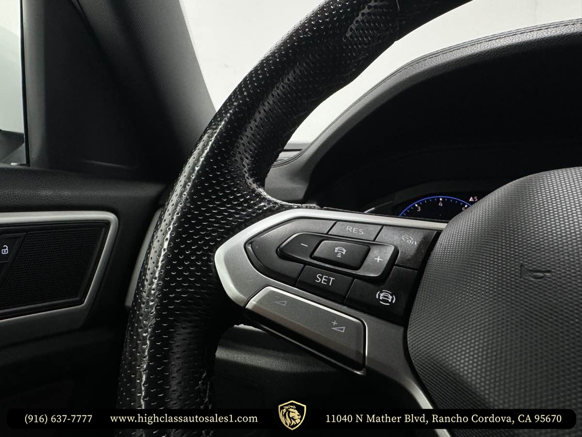 2021 Volkswagen Atlas Cross Sport V6 SEL R-Line photo 41