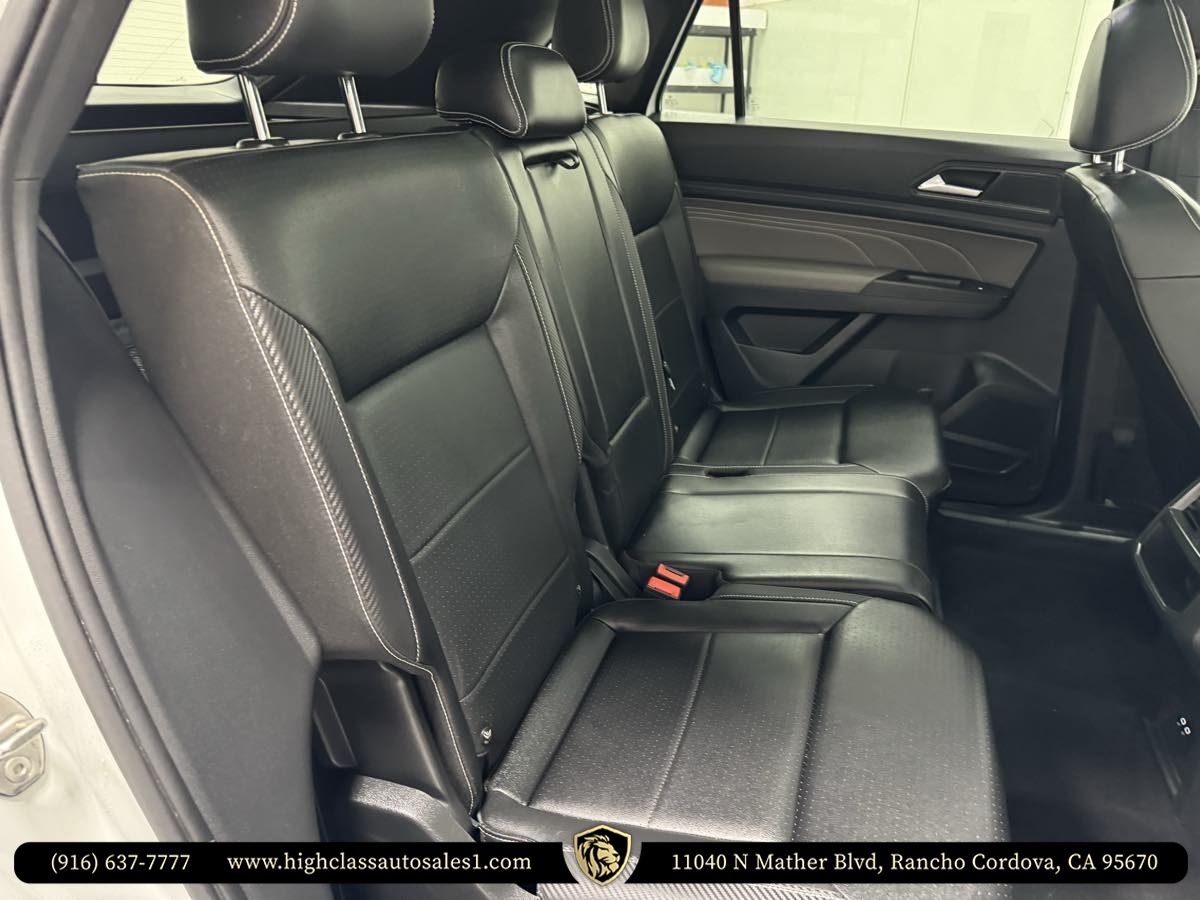 2021 Volkswagen Atlas Cross Sport V6 SEL R-Line photo 24
