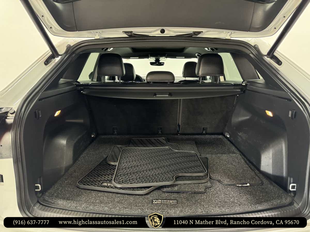 2021 Volkswagen Atlas Cross Sport V6 SEL R-Line photo 43