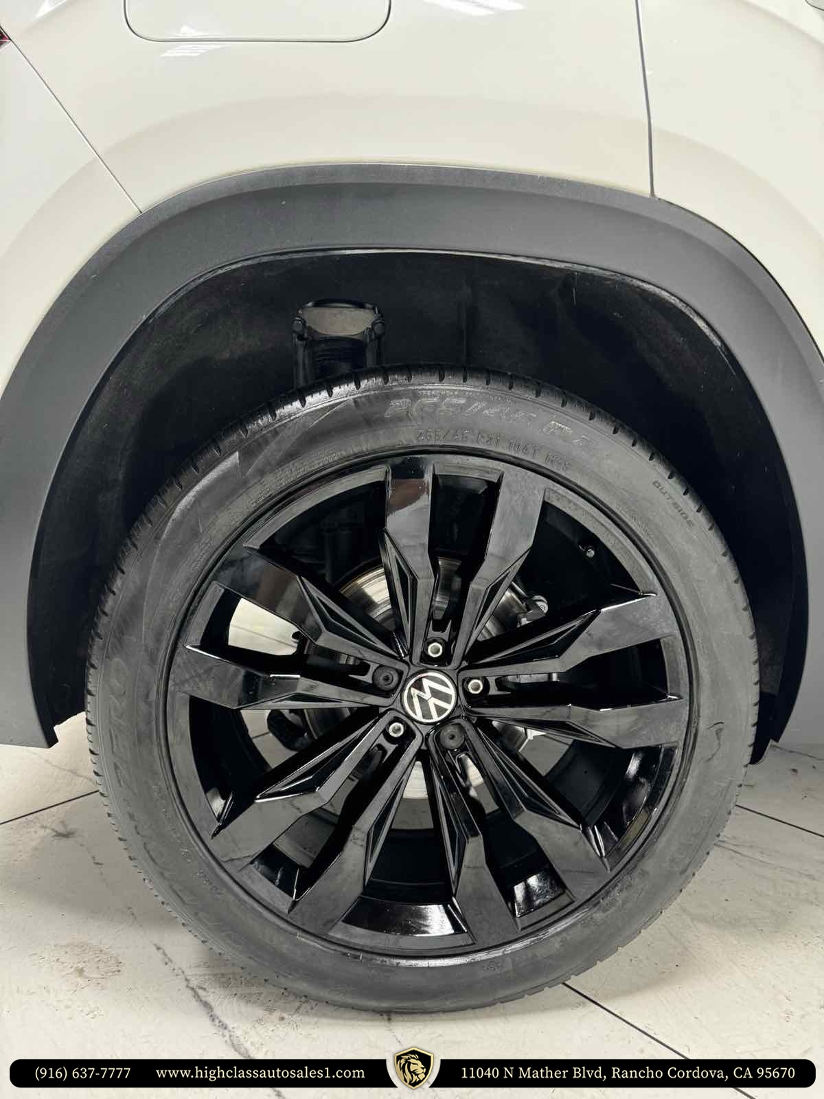 2021 Volkswagen Atlas Cross Sport V6 SEL R-Line photo 53