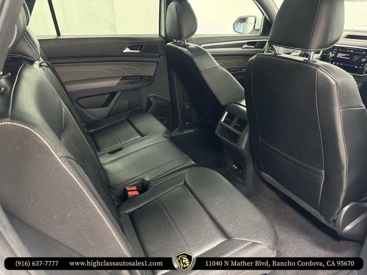 2021 Volkswagen Atlas Cross Sport V6 SEL R-Line photo 23