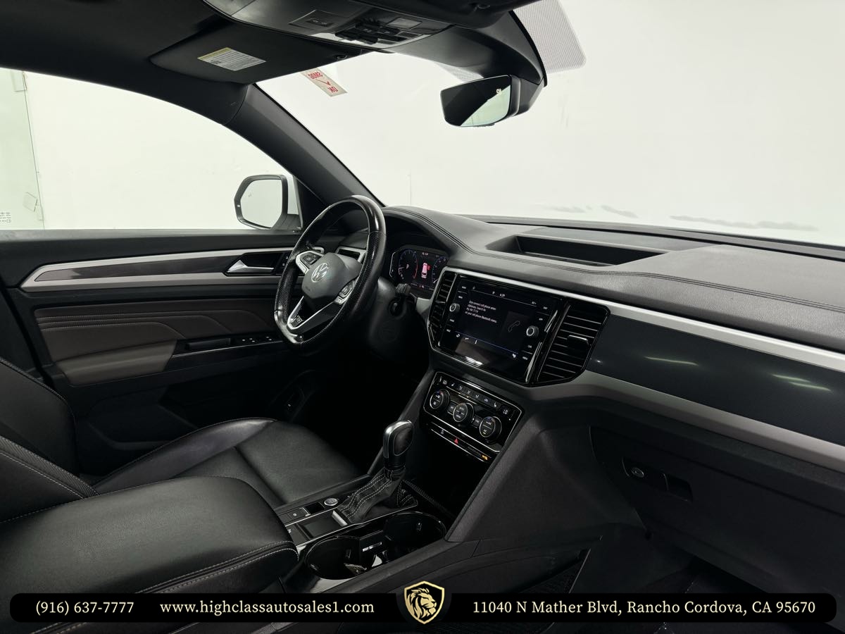 2021 Volkswagen Atlas Cross Sport V6 SEL R-Line photo 26
