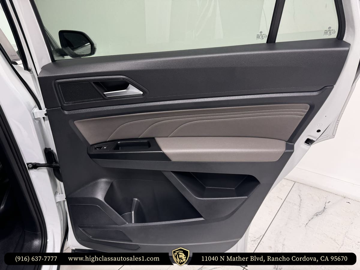 2021 Volkswagen Atlas Cross Sport V6 SEL R-Line photo 21