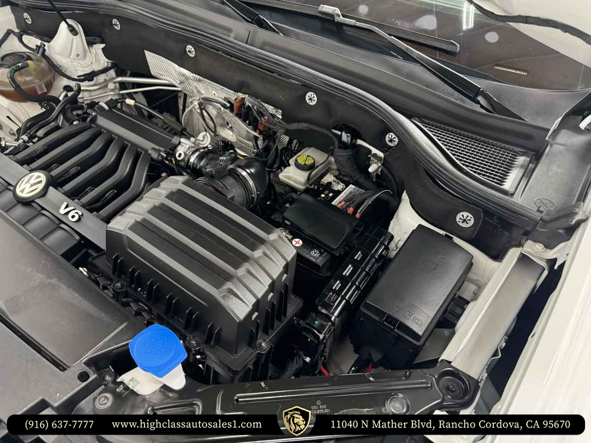 2021 Volkswagen Atlas Cross Sport V6 SEL R-Line photo 48