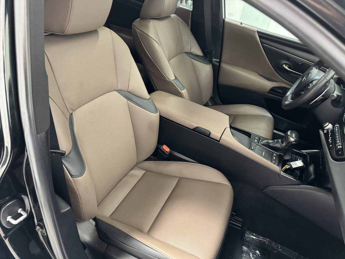 Sold 2022 Lexus ES 300h in Rancho Cordova