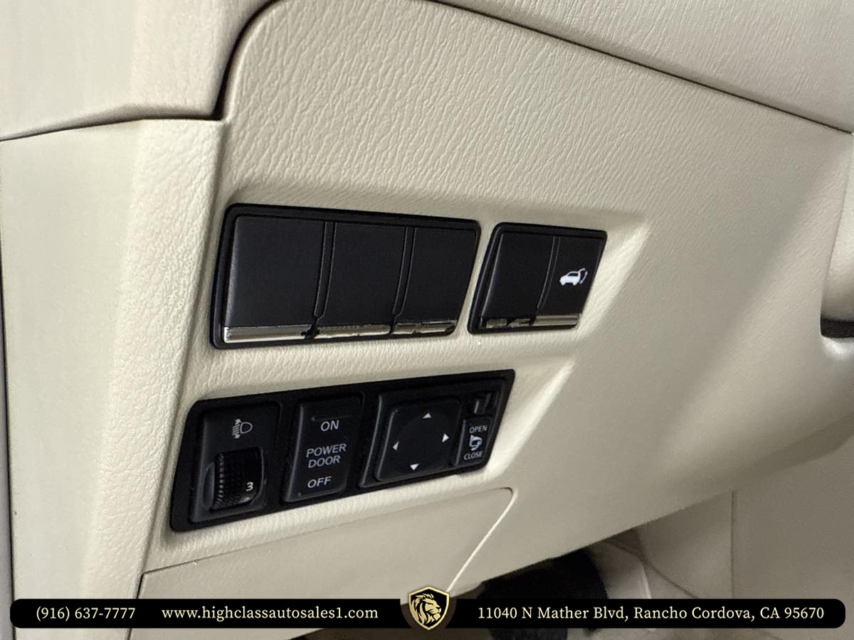 2012 Infiniti QX56 photo 28