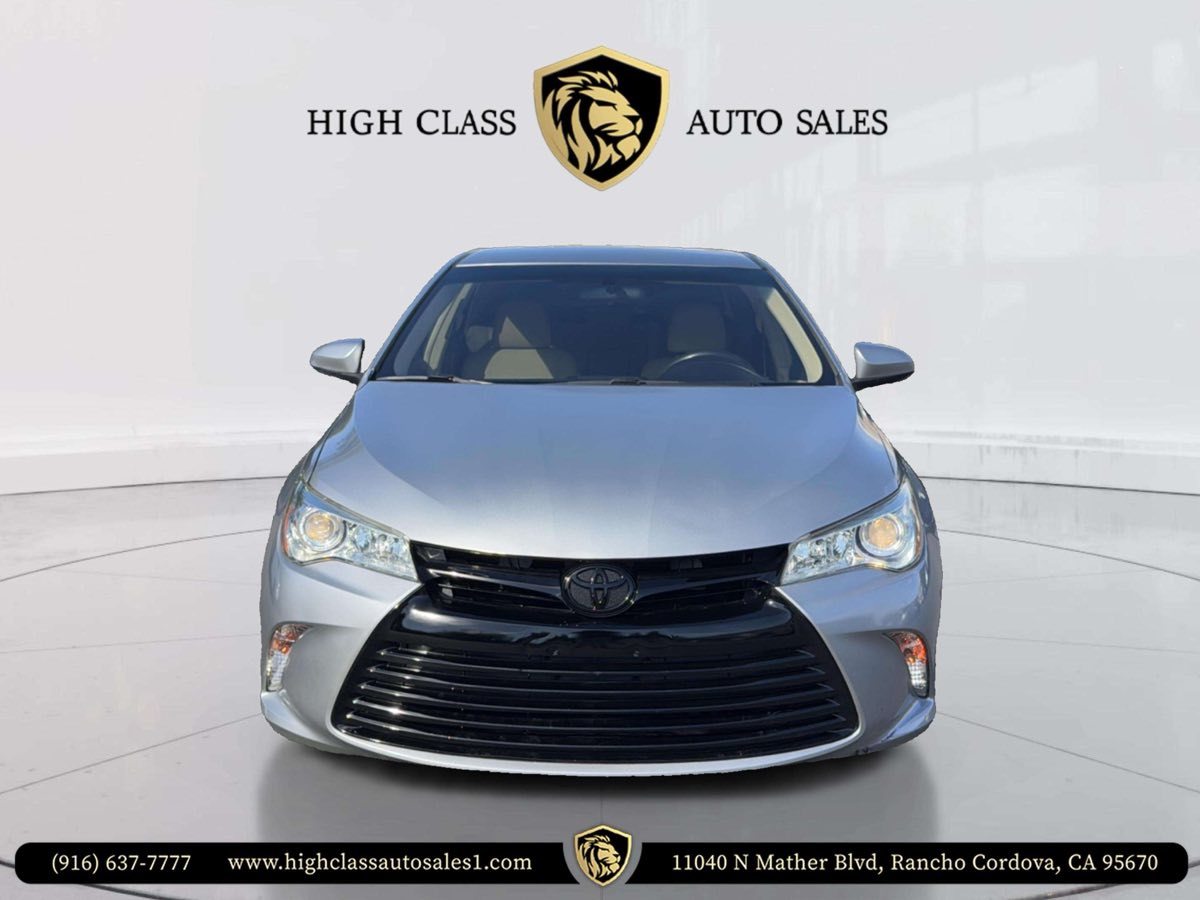2017 Toyota Camry XLE SE photo 2