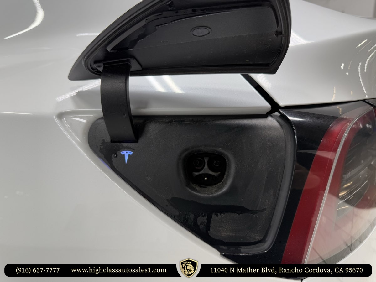 2022 Tesla Model Y Performance photo 38