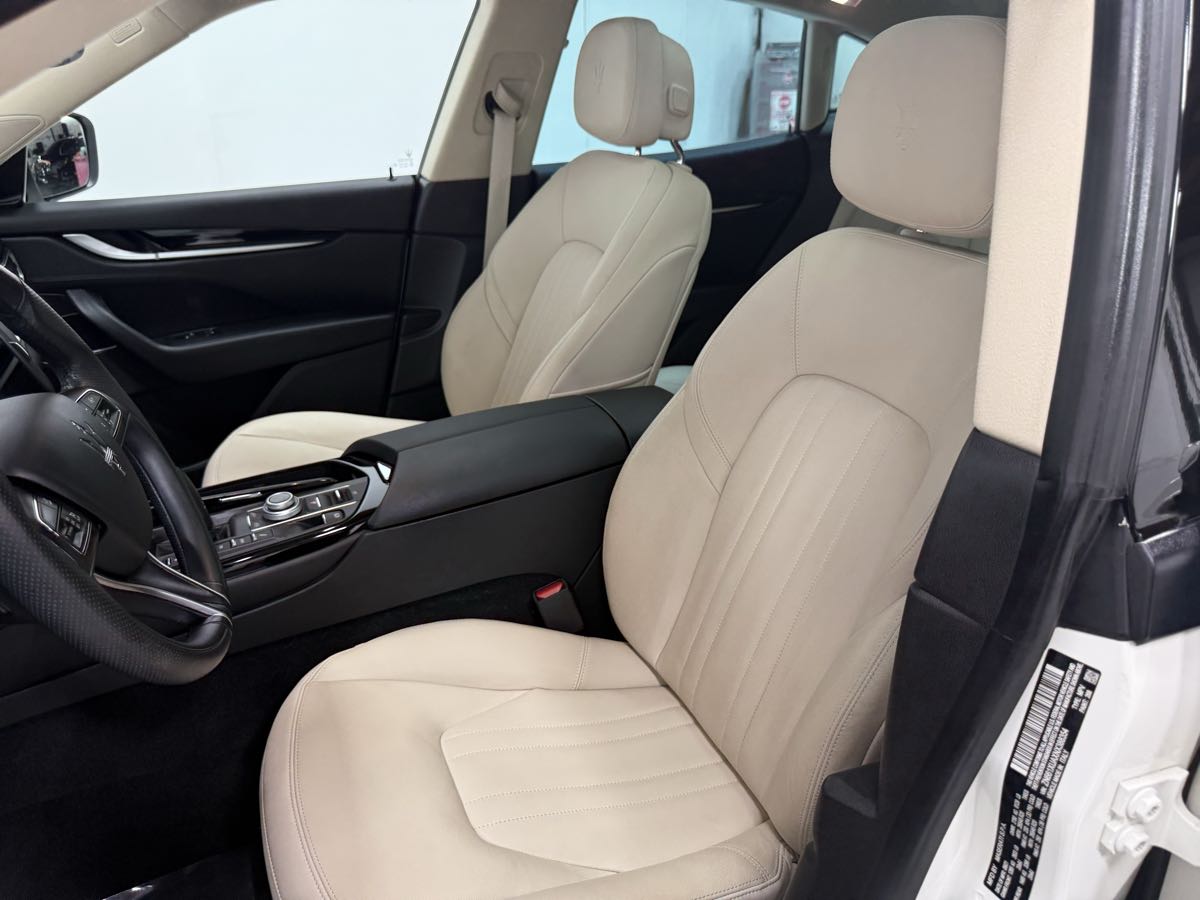 2022 Maserati Levante GT photo 13