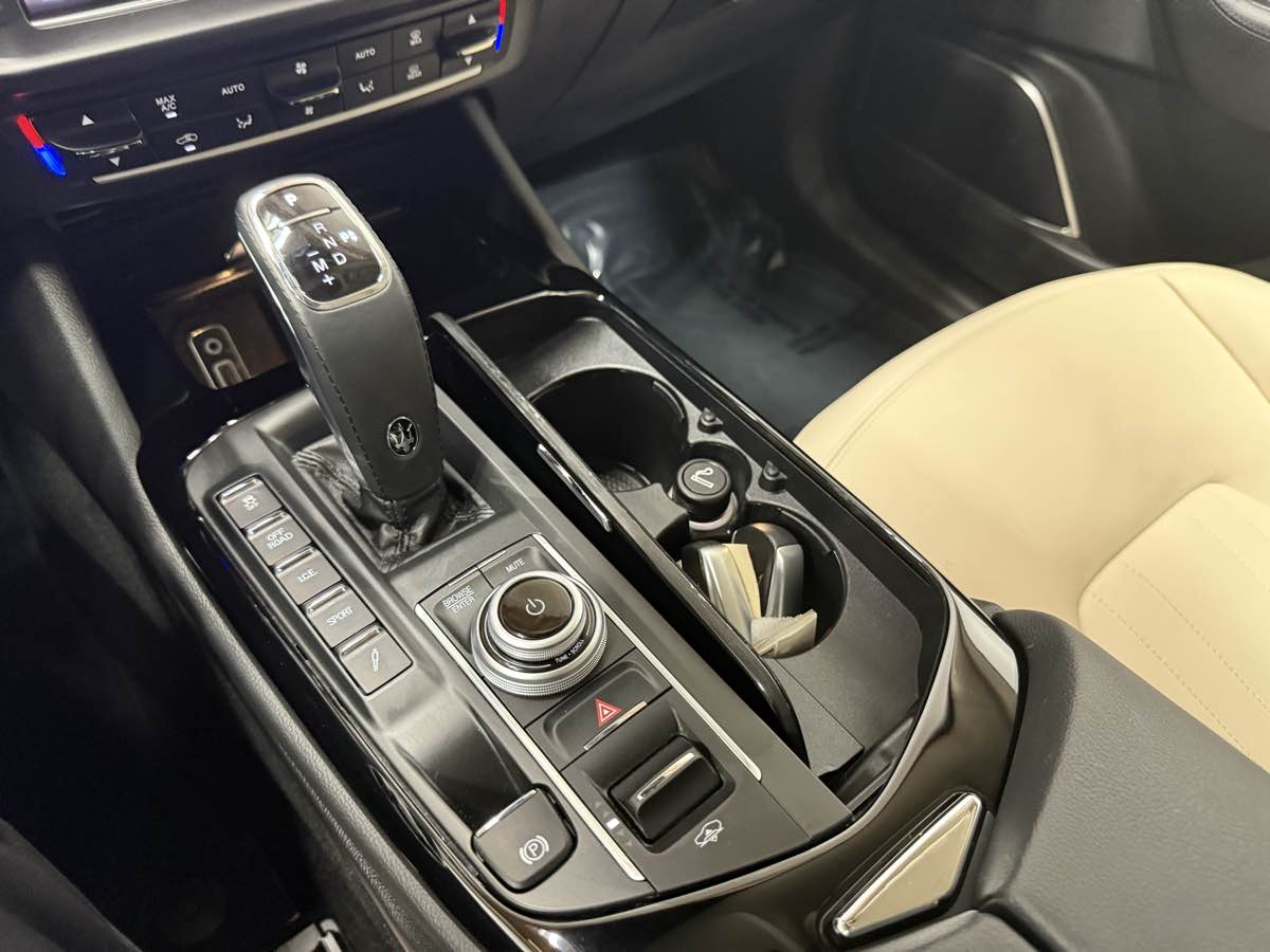 2022 Maserati Levante GT photo 29
