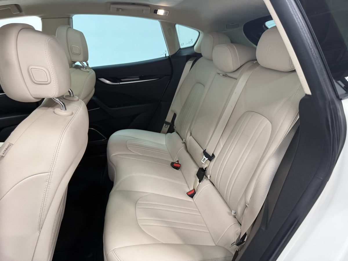 2022 Maserati Levante GT photo 16