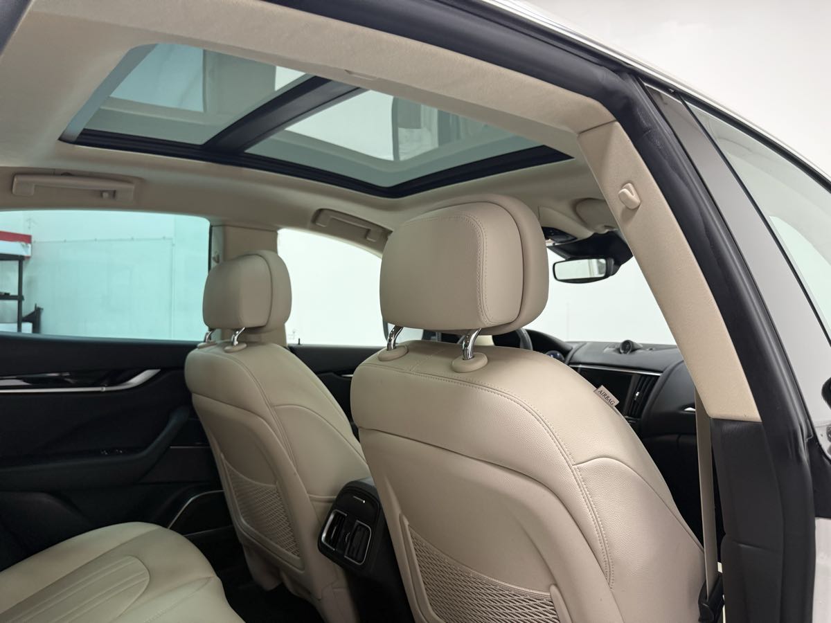 2022 Maserati Levante GT photo 18