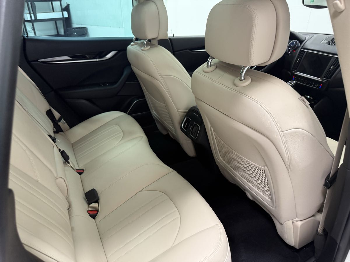 2022 Maserati Levante GT photo 19