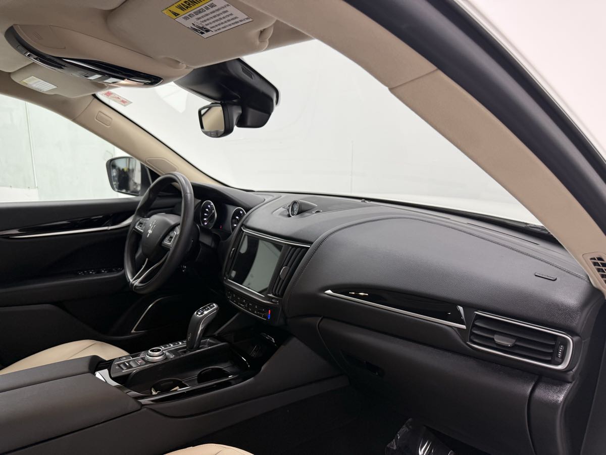2022 Maserati Levante GT photo 22