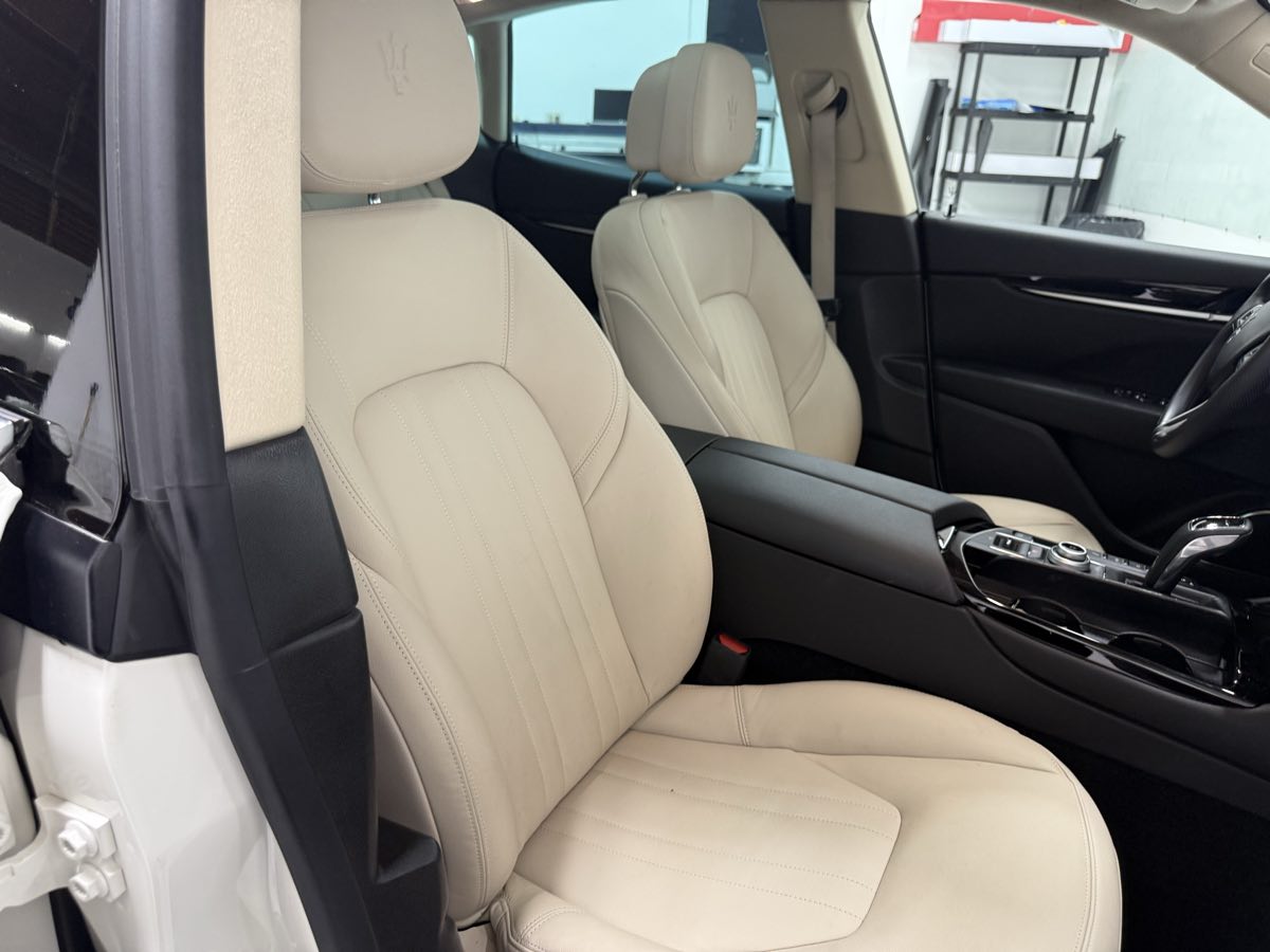 2022 Maserati Levante GT photo 24