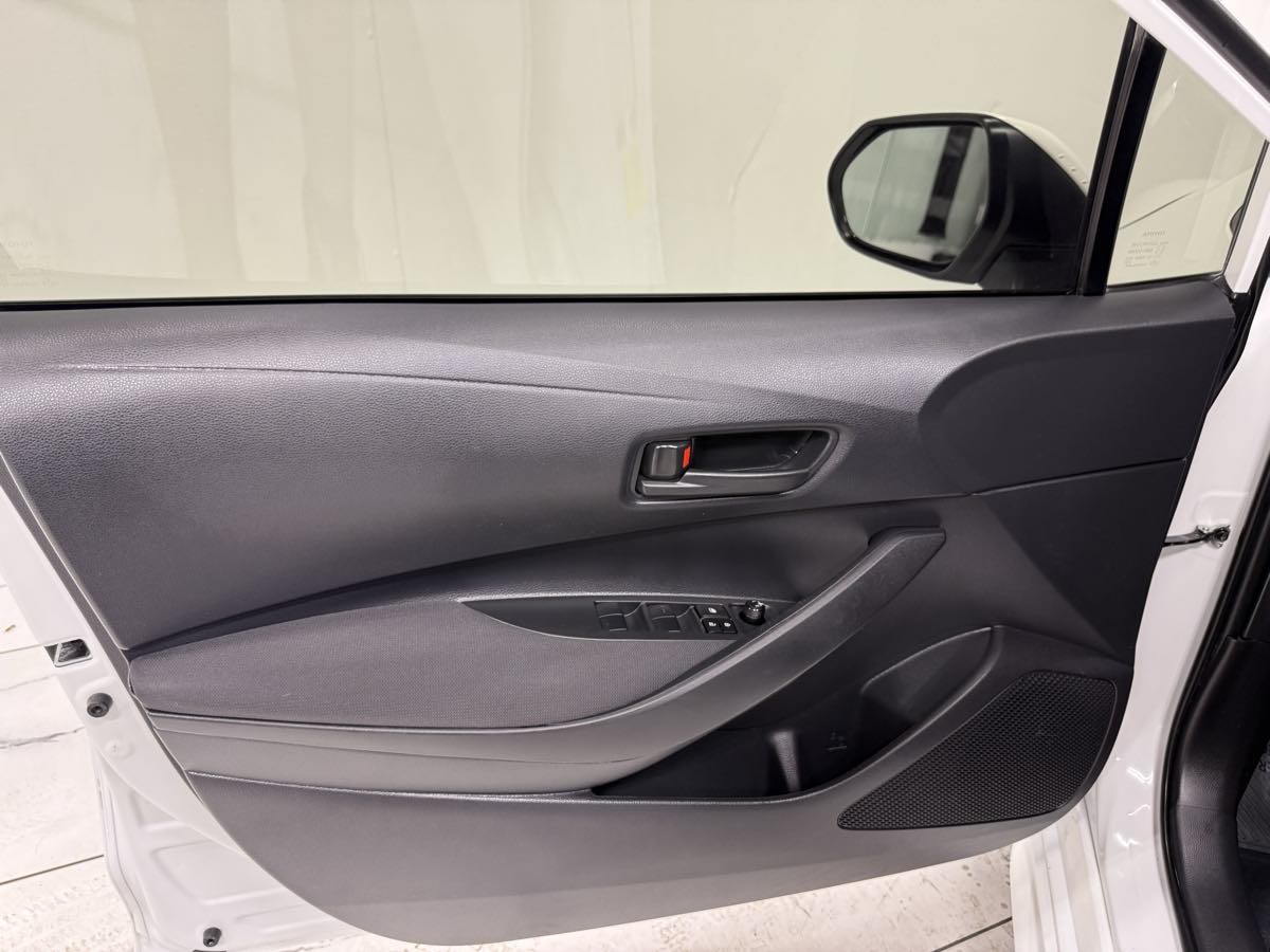 2024 Toyota Corolla Hybrid LE photo 9