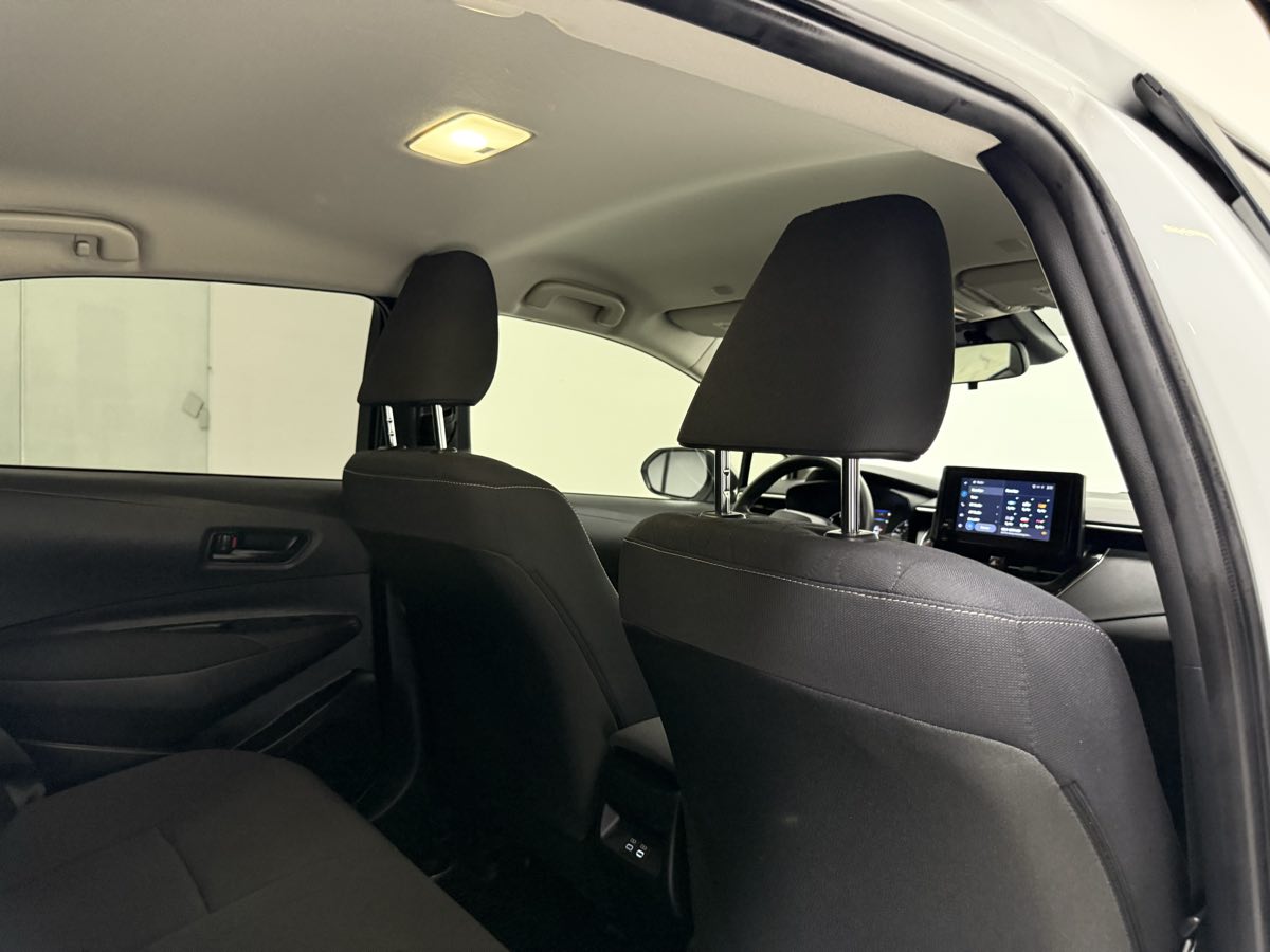 2024 Toyota Corolla Hybrid LE photo 18