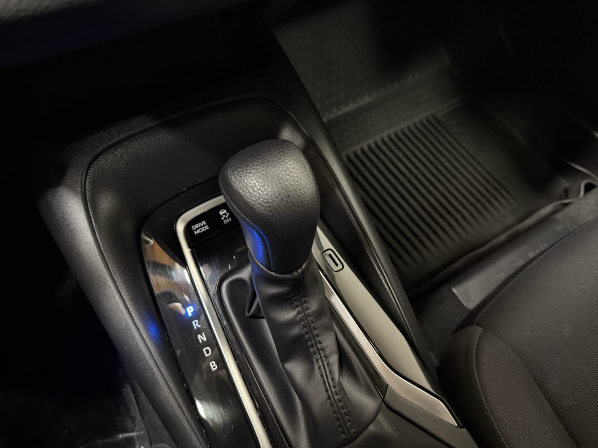 2024 Toyota Corolla Hybrid LE photo 31