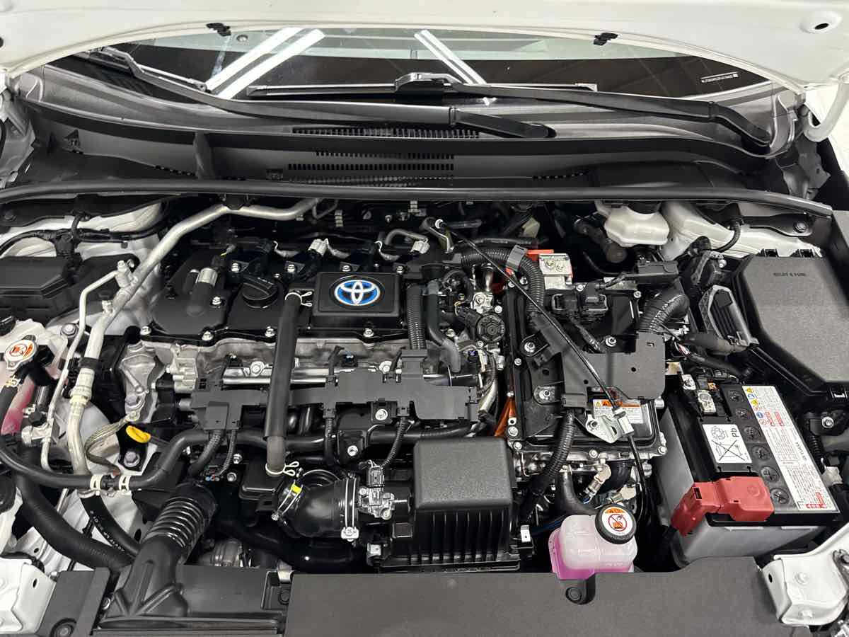 2024 Toyota Corolla Hybrid LE photo 40